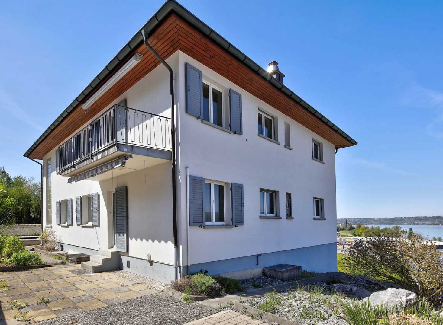 Wohnhaus mit zwei Wohnungen, 8852 Altendorf