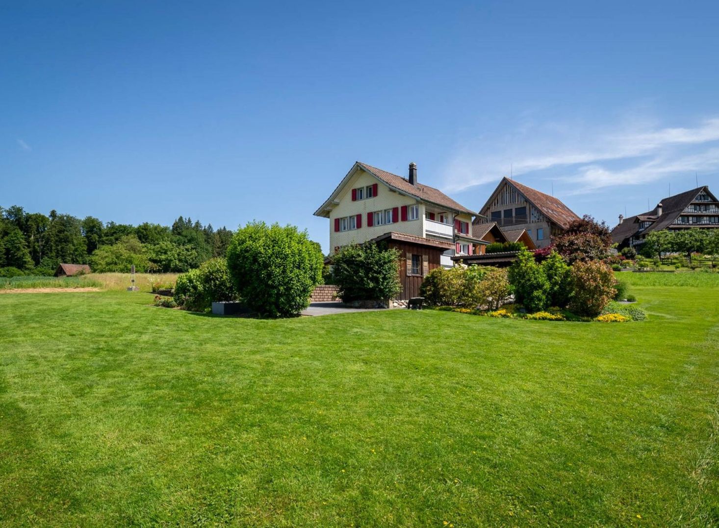 Ruhiges 7-Zimmer-Haus mit viel Umschwung