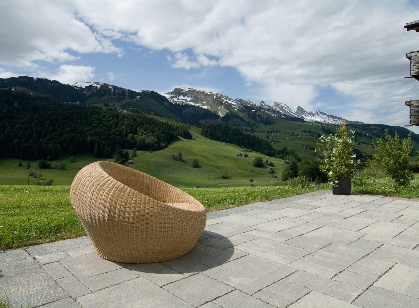 Grosszügiges 3.5-Zimmer-Loft mit Churfirsten-Blick