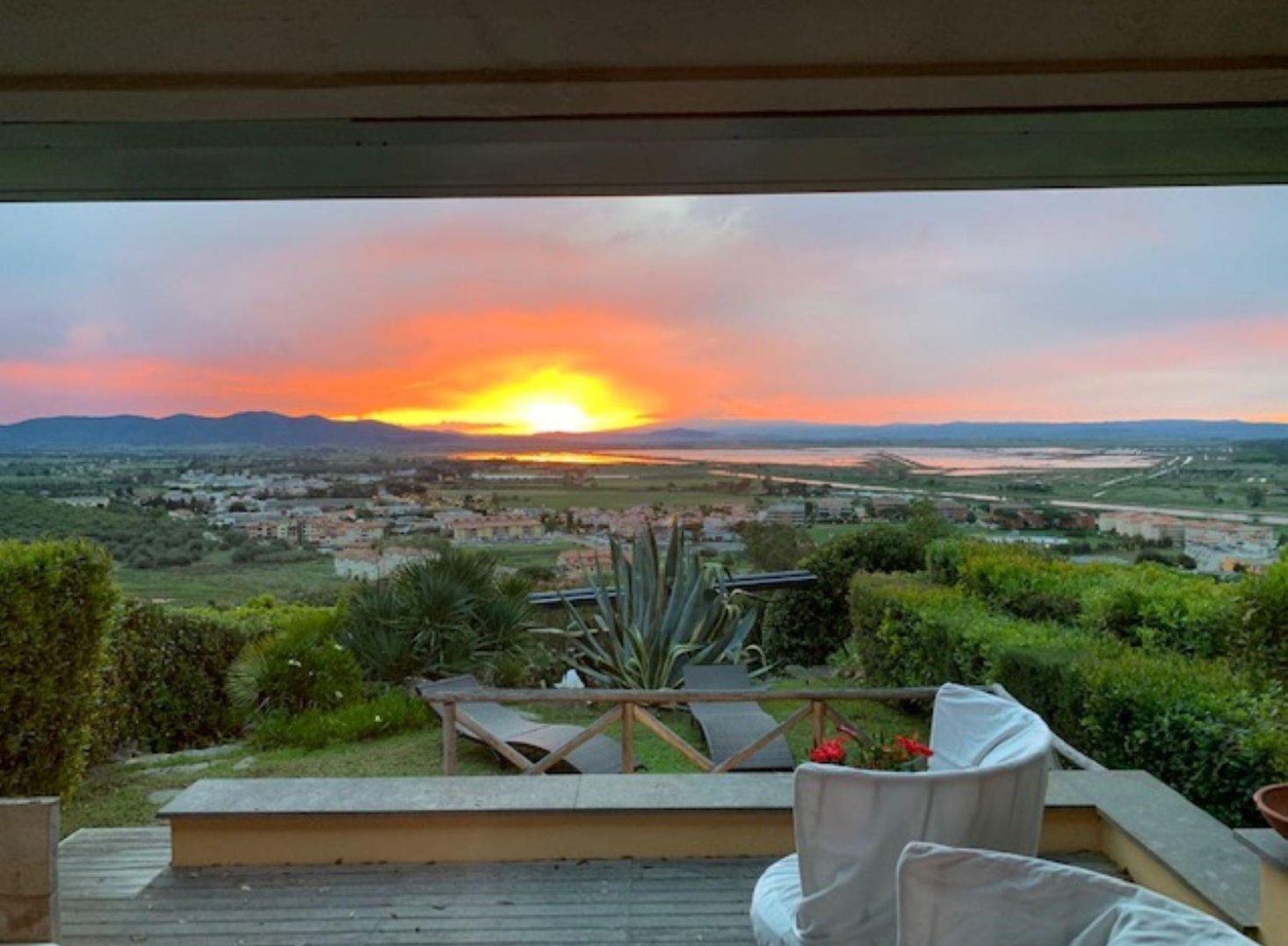 2.5-Zimmer-Gartenwohnung in Italien mit Meerblick