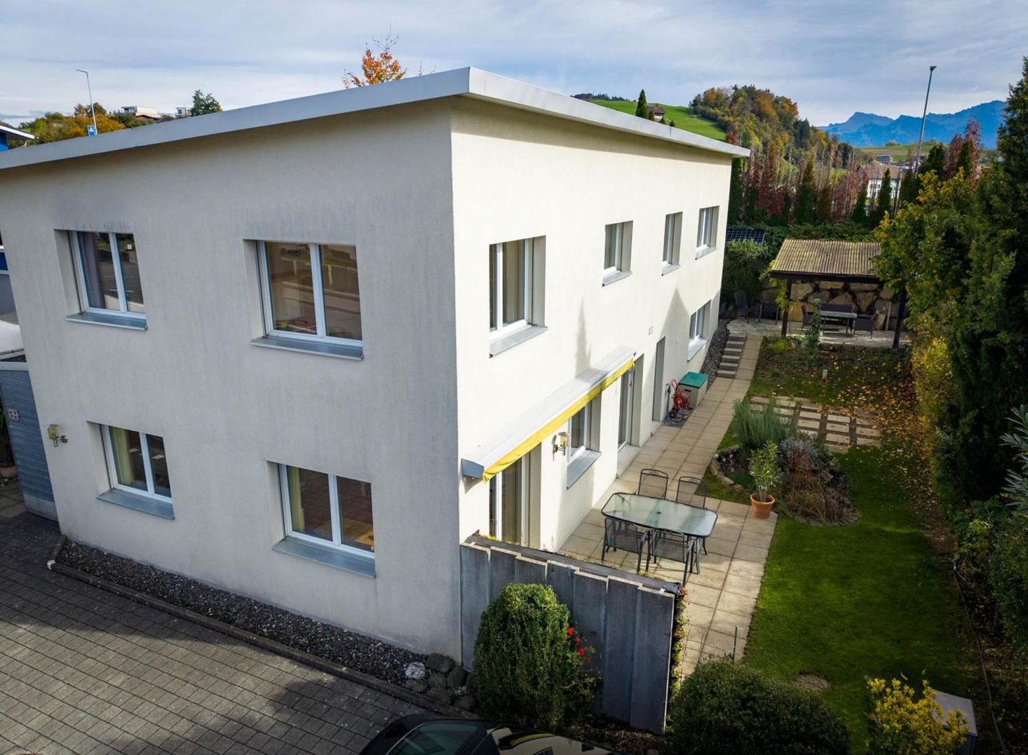 Freistehendes, grosses Einfamilienhaus mit vielen Möglichkeiten